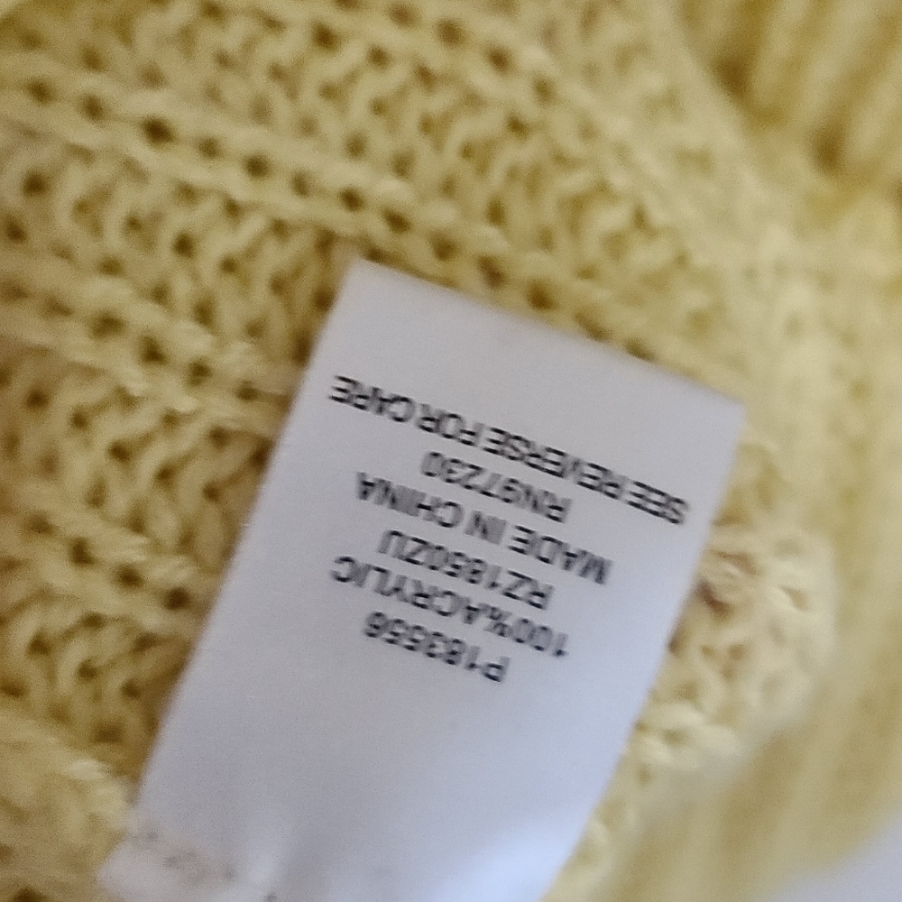 Almost Famous Sweater Size Small - image 7